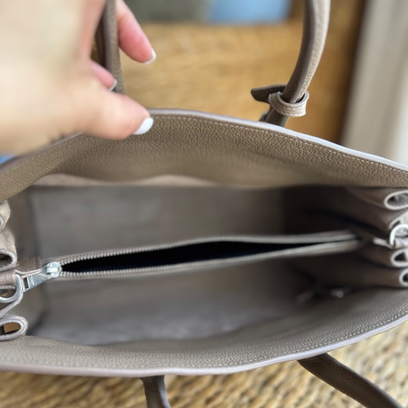 Sac De Jour Supple in Taupe - Picture 5 of 13